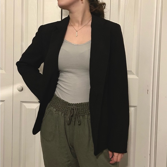 Women’s Blazer - Picture 2 of 3
